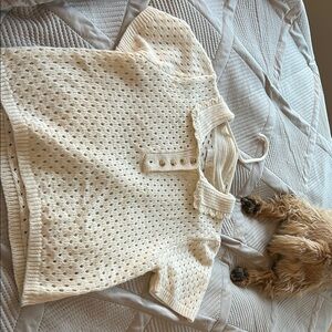 Elegant Cream Sweater (H)